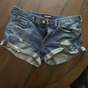 EXPRESS low rise shorts size 8